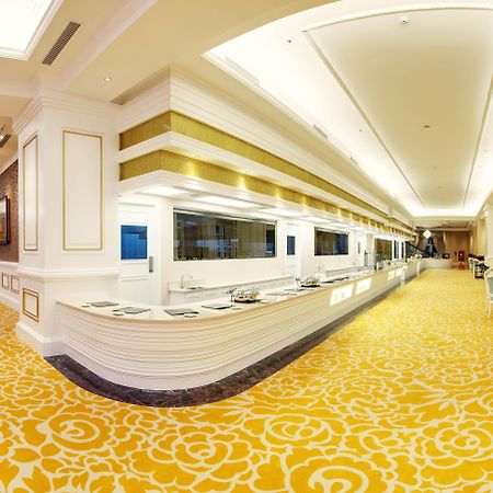 Adimulia Hotel Medan Exterior photo