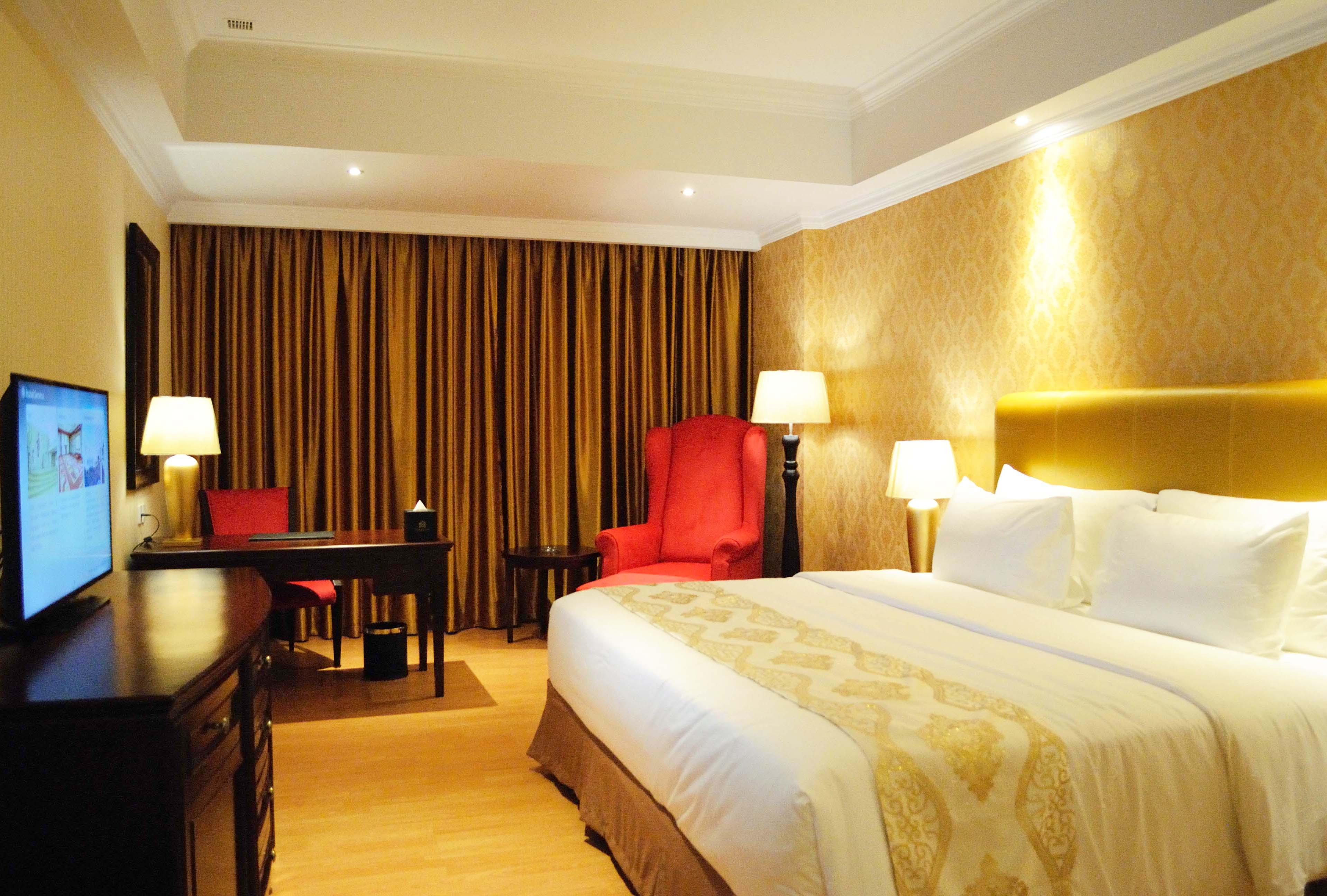 Adimulia Hotel Medan Exterior photo