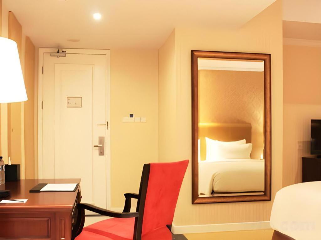 Adimulia Hotel Medan Exterior photo