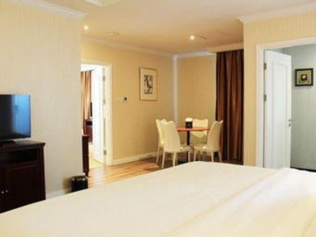 Adimulia Hotel Medan Exterior photo